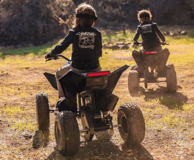  Tesla извади детско ATV за 1900 $ (ВИДЕО) 
