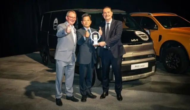 This is the best van of the year (VIDEO) 