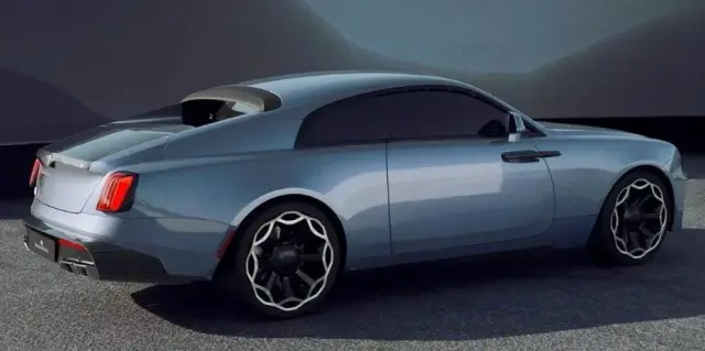 Дебютира най-мощният и най-бърз Rolls-Royce. И той не е електрически