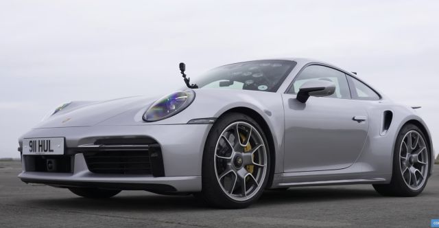 Може ли Porsche 911 да победи Tesla Plaid? (ВИДЕО)