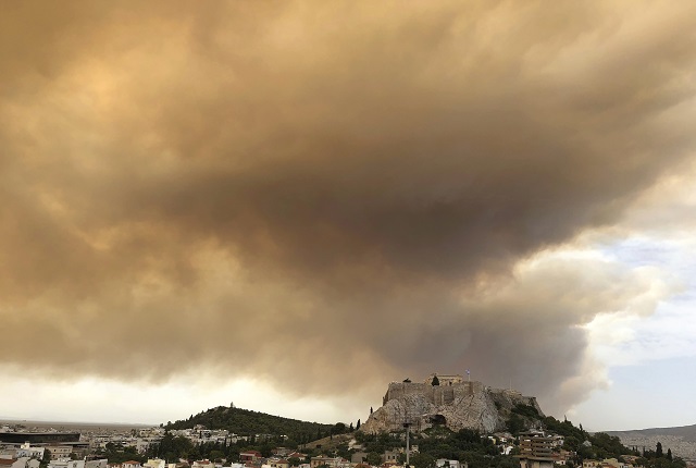 Огнен апокалипсис в Гърция (СНИМКИ)