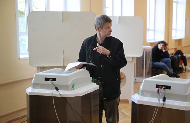 В Русия днес е трети ден на регионалните избори | ФАКТИ.БГ В Русия днес е трети ден на регионалните избори