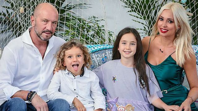  Легендарен вратар се развежда с третата си брачна половинка 