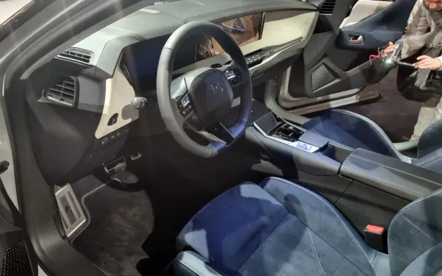 Новият френски шик в компактния клас вече е в България. Вижте и колко струва