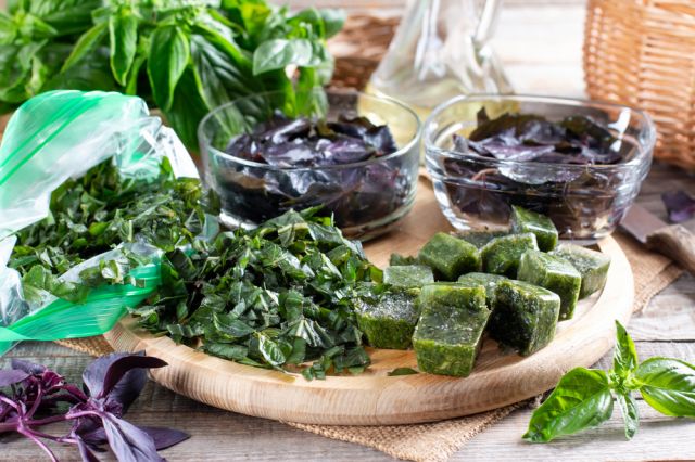  Как се сушат и замразяват подправки и билки 