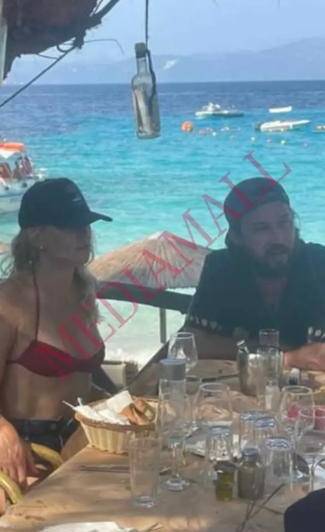 Никол Кидман и Кейт Хъдсън на почивка на гръцки остров (СНИМКИ) - 3