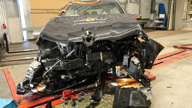 BMW iX е една от най-безопасните коли при катастрофа (ВИДЕО) - 2