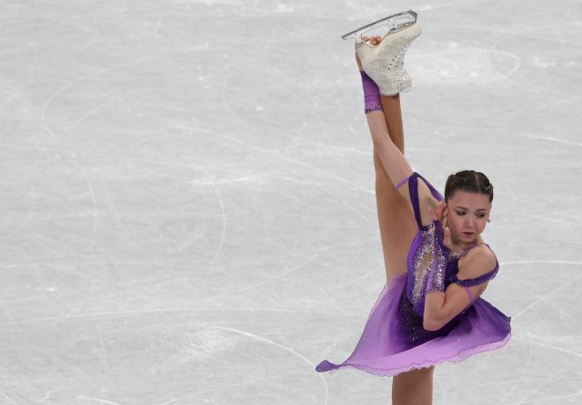  Алек Болдуин приветства съветска фигуристка 