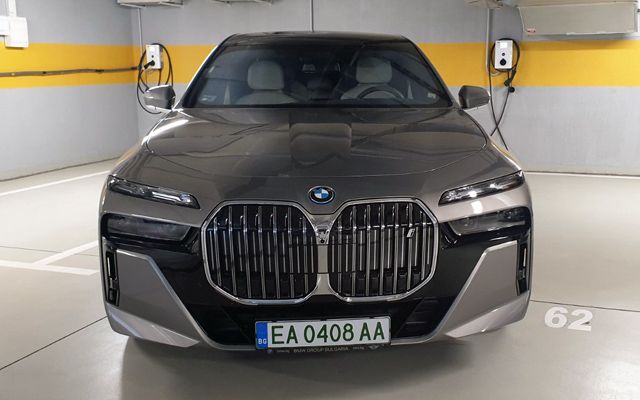 Тествахме противоречивото BMW i7, което се доближава до Rolls-Royce