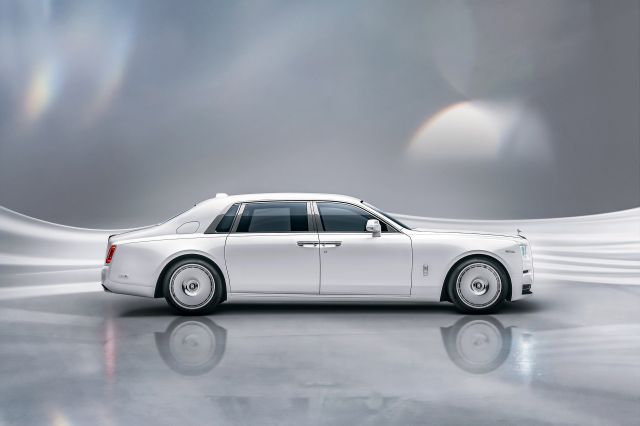 Колко промени може да откриете в новия Rolls-Royce Phantom