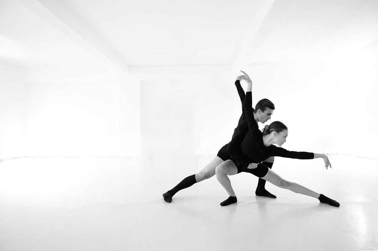 Два танцови проекта в движение