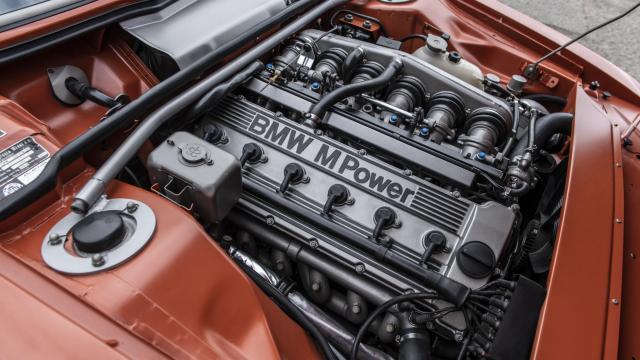  Вижте неповторимото BMW 3.0 CS (1974) с мотор от M5 на Робърт Дауни Джуниър 