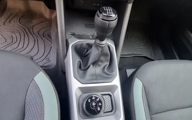 Тествахме как се справя извън пътя новата Dacia Bigster 4x4 (плюс БГ цена) | интерФакти.БГ Тествахме как се справя извън пътя новата Dacia Bigster 4x4 (плюс БГ цена)