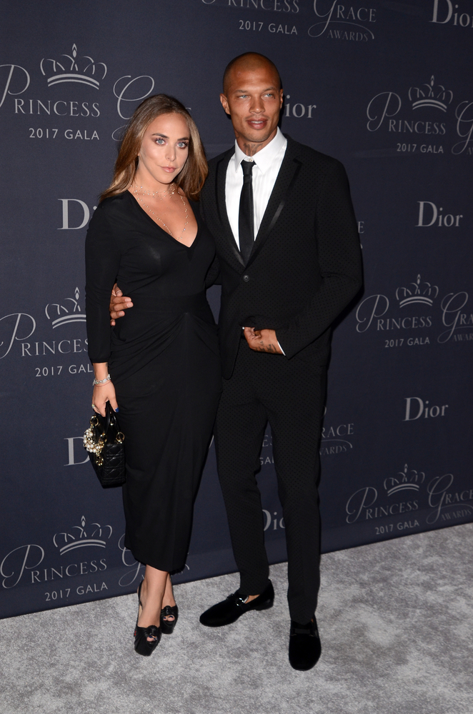 Милиардерка забременя от най-красивия затворник (СНИМКИ)