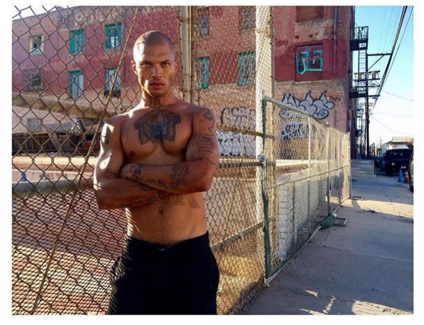 Милиардерка забременя от най-красивия затворник (СНИМКИ)