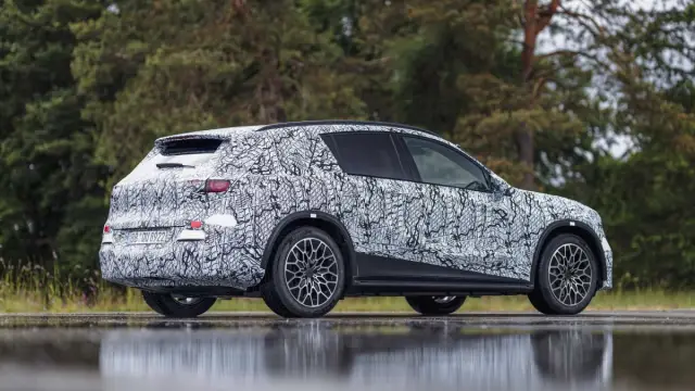 Mercedes-Benz се приготвя да показа електрическа версия на един от най-продаваните си модели