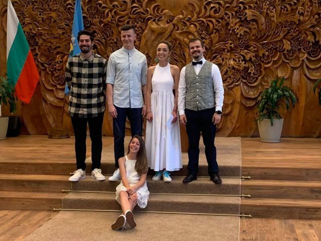 Дъщерята на Кака Лара се омъжи (СНИМКИ)) | ФАКТИ.БГ Дъщерята на Кака Лара се омъжи (СНИМКИ))