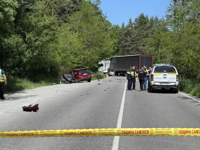  Отново тежка злополука с ТИР. Има един умрял! СНИМКИ 