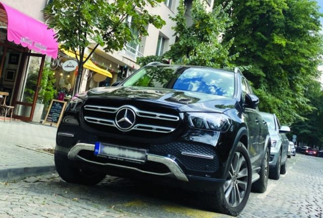  Калин Сърменов с нова скъпа облага (СНИМКА) - 2 