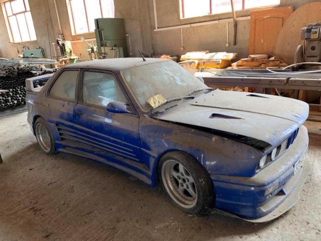  Откриха паметни BMW-та, захвърлени в Косово 