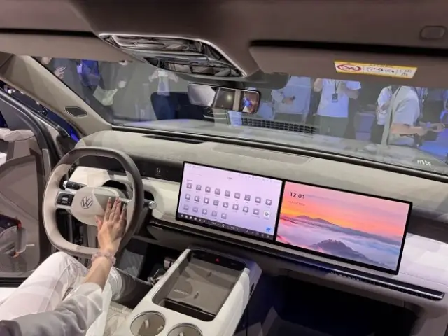 Огромният кросоувър Volkswagen ID.Era 9X е на цената на Golf