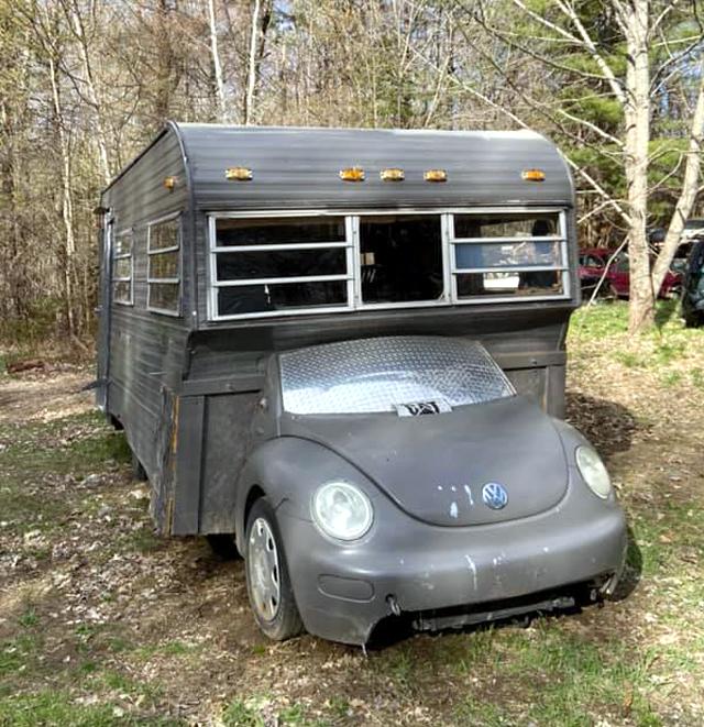  Продава се особен кемпер от разполовена Костенурка 