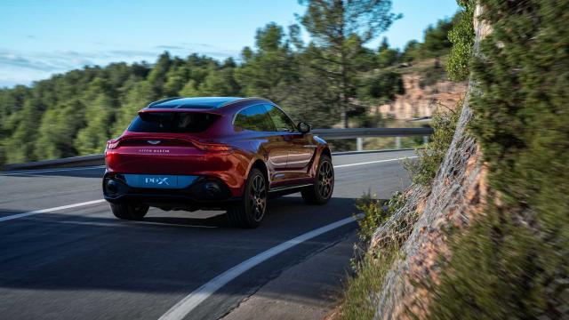  Aston Martin пуска SUV-купе в борба с BMW X6 и Mercedes GLE Coupe 