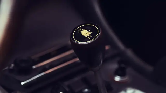 Lamborghini няма да следва Ferrari по пътя на механичната скоростна кутия