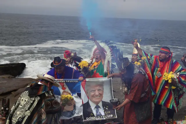 Шамани се напушиха за ритуал в Перу и отправиха зловещи прогнози за 2026 г. (СНИМКИ)