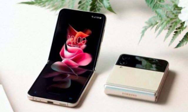  Колко коства подмяната на екран при сгъваемия смарт телефон на Samsung? 