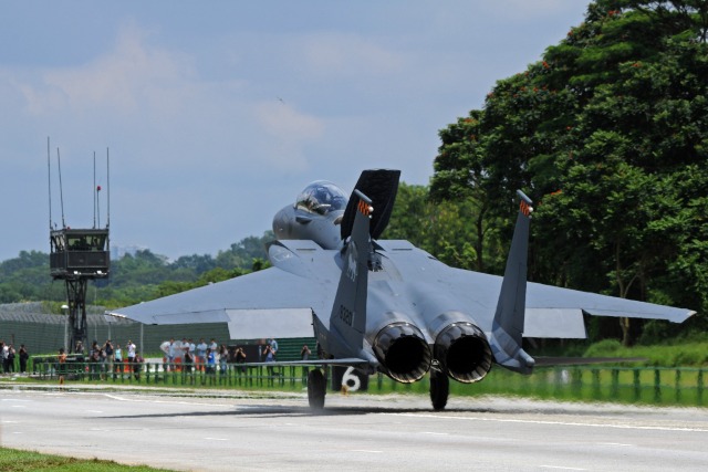 Ф-15 SG: Маневреност и скорост в сингапурски арсенал