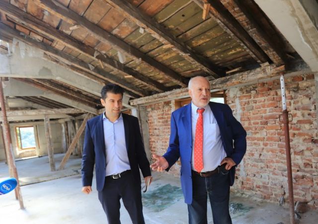  Превърнаха известна постройка в хъб за млади създатели 