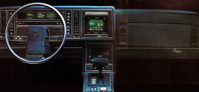 Екранът в колата: от кинескопа до таблета