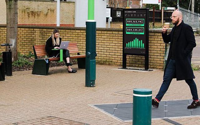 Как ще ги стигнем: Умни тротоари в Англия генерират електричество | ФАКТИ.БГ Как ще ги стигнем: Умни тротоари в Англия генерират електричество