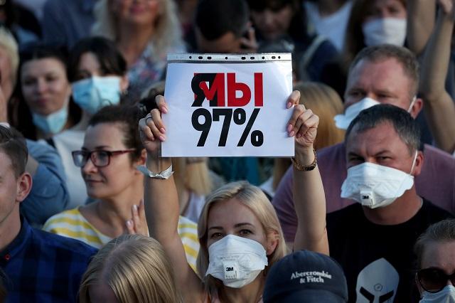 Майдан в Минск! Хиляди противници на Лукашенко протестират срещу президента на Беларус (СНИМКИ)