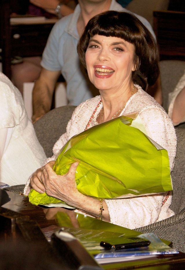 Френската певица Мирей Матийо разказа за отношенията си с Путин | ФАКТИ.БГ Френската певица Мирей Матийо разказа за отношенията си с Путин