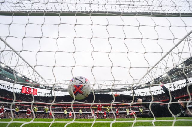Арсенал разгроми Лийдс за шеста поредна победа във Висшата лига