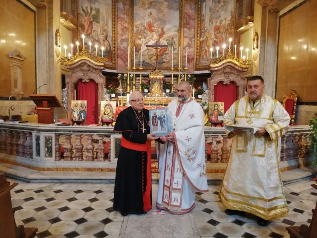 Посланици от ЕС присъстваха на богослужение в българската православна църква в Рим (СНИМКИ)