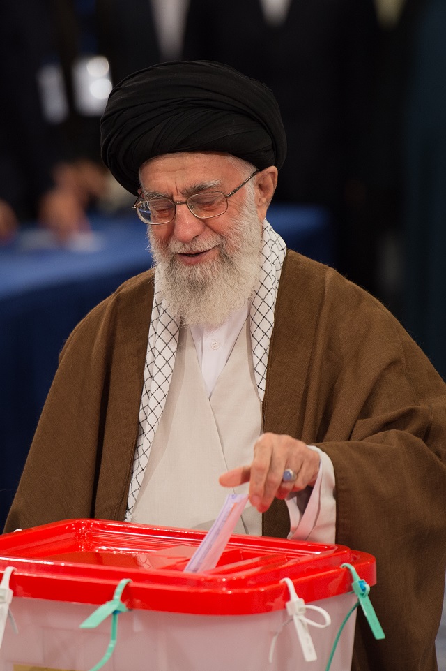 Иран пред нов критичен избор (СНИМКИ)