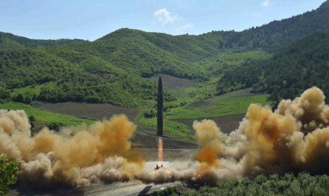 Ракетата на Северна Корея била изстреляна от камион за дърва
