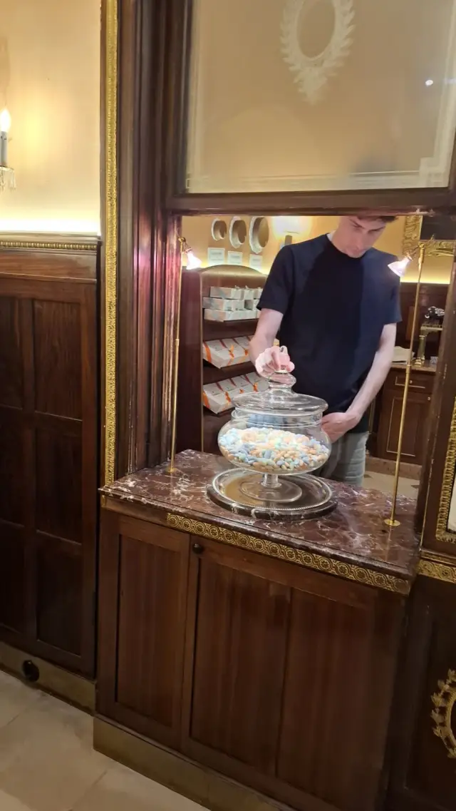 Сладко парче история: Виенската приказка на Demel и Kaiserschmarrn