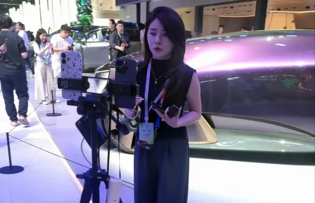 Директно от епицентъра на най-голямото автомобилно изложение на планетата