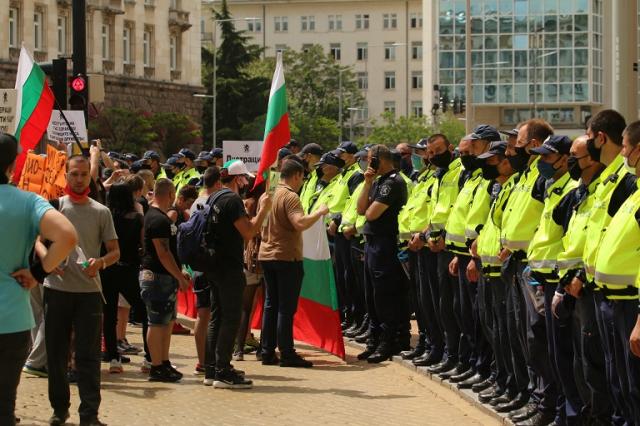 Протестът в София завърши с 8 ареста