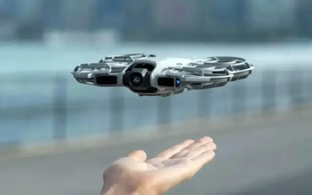 Дронът, който се управлява с жестове