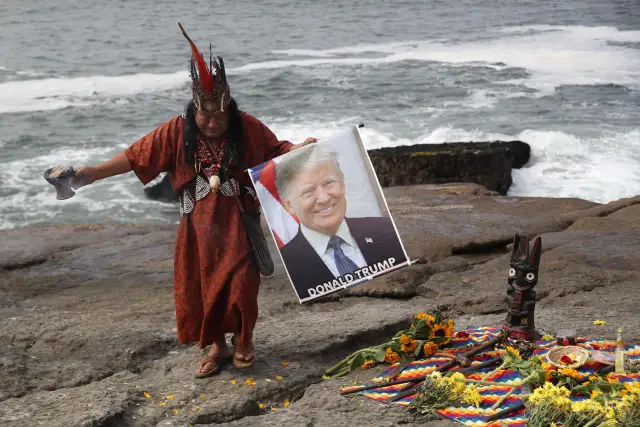 Шамани се напушиха за ритуал в Перу и отправиха зловещи прогнози за 2026 г. (СНИМКИ)