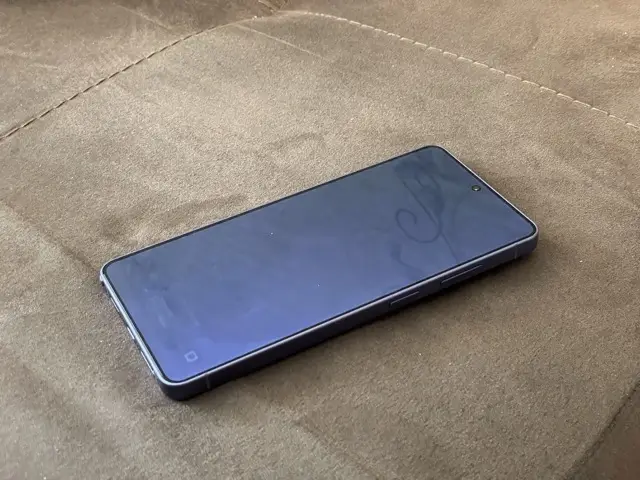 Тествахме Samsung Galaxy S26 Ultra - смартфонът, който мисли вместо вас