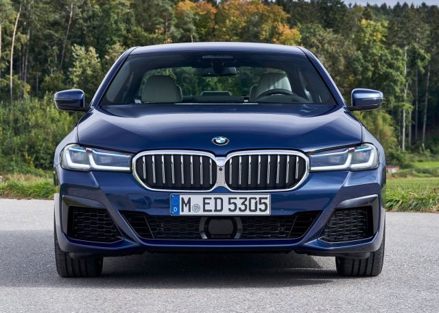 BMW оправи ускорението на M550i със софтуерен ъпдейт