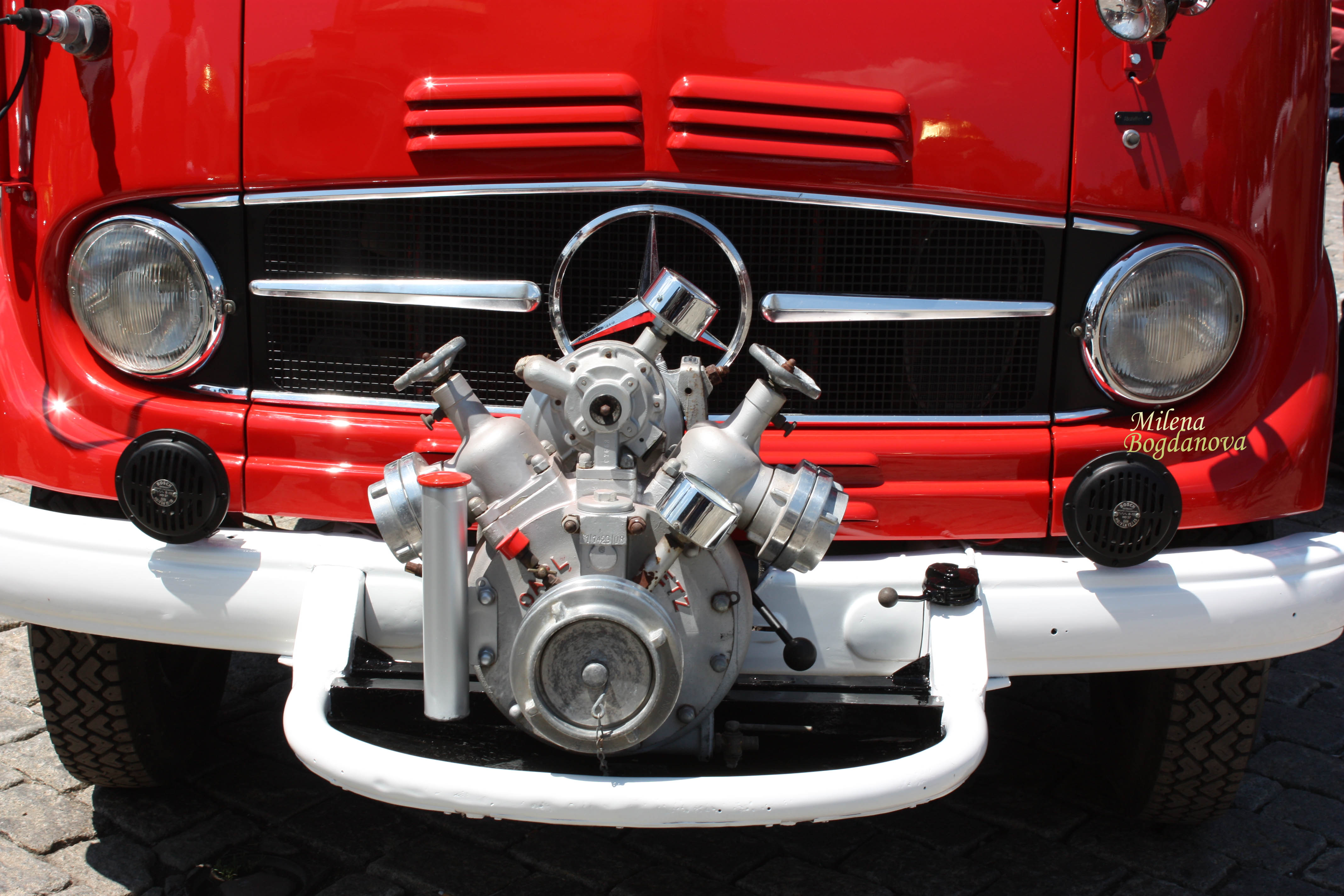 Ретро коли събра центърът на София по случай Спасовден (СНИМКИ)