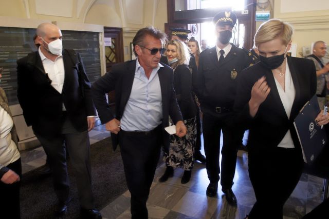  Шон Пен обмислял да се бие против руснаците 