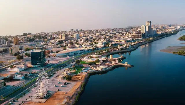 Емирството, което ще засенчи Дубай (СНИМКИ)